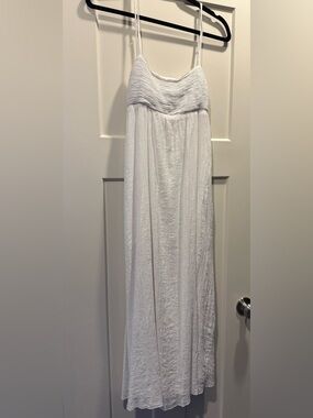 Abercrombie open back white dress